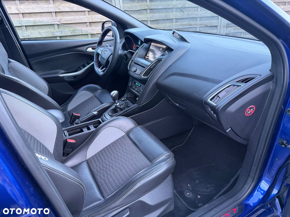 Ford Focus ST - 5