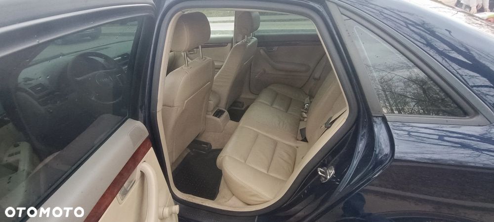 Audi A4 Limousine - 15