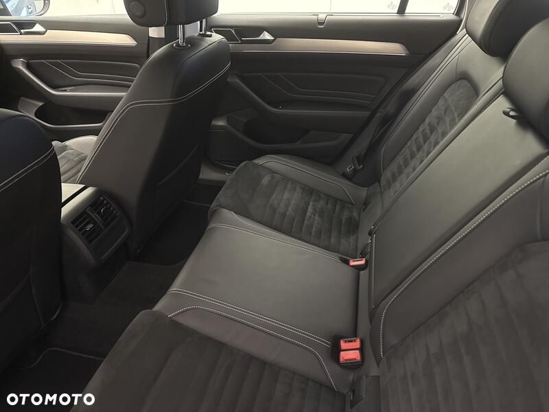Volkswagen Passat - 21