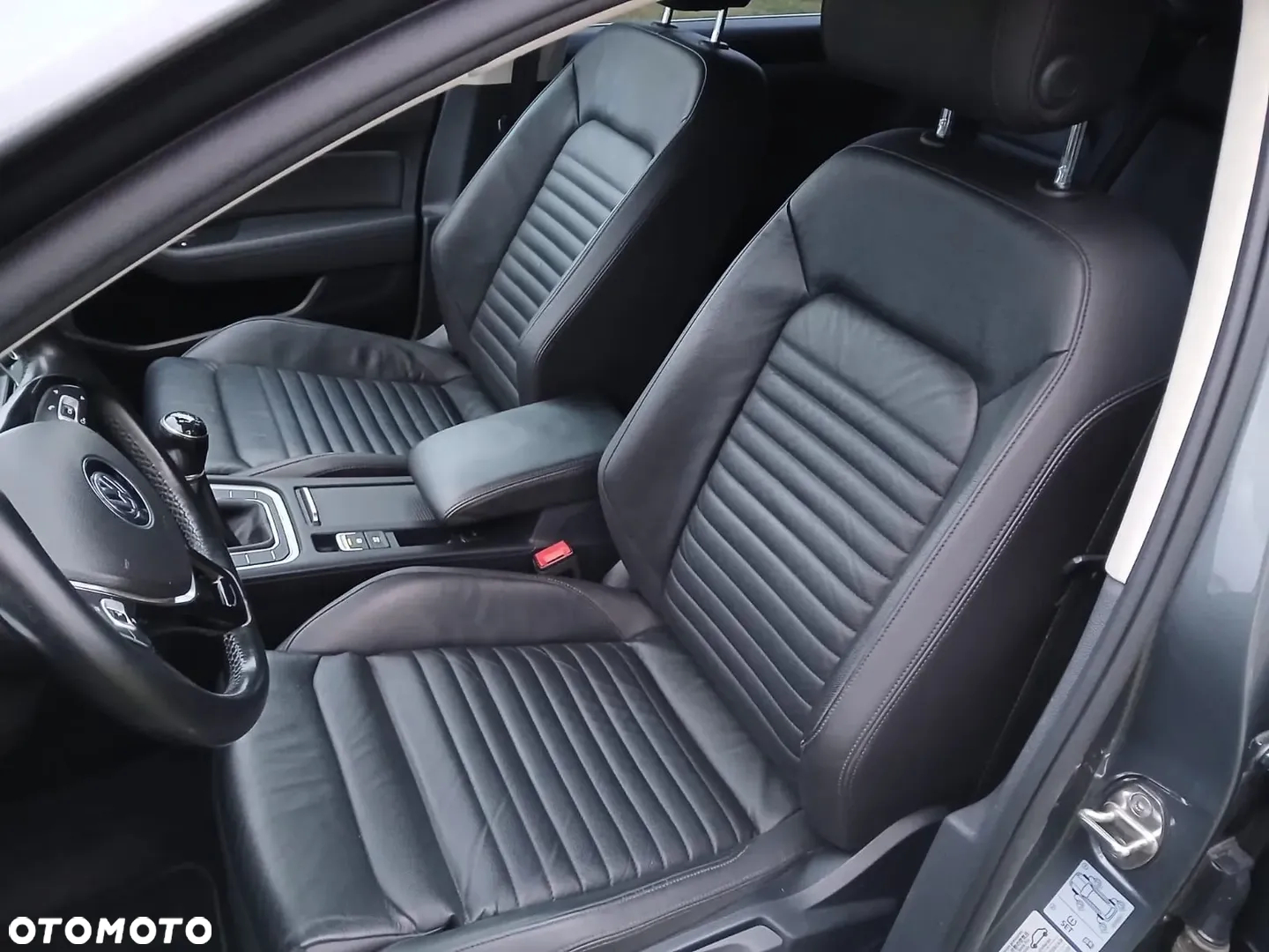 Volkswagen Passat Variant 2.0 TDI (BlueMotion Technology) Comfortline - 11