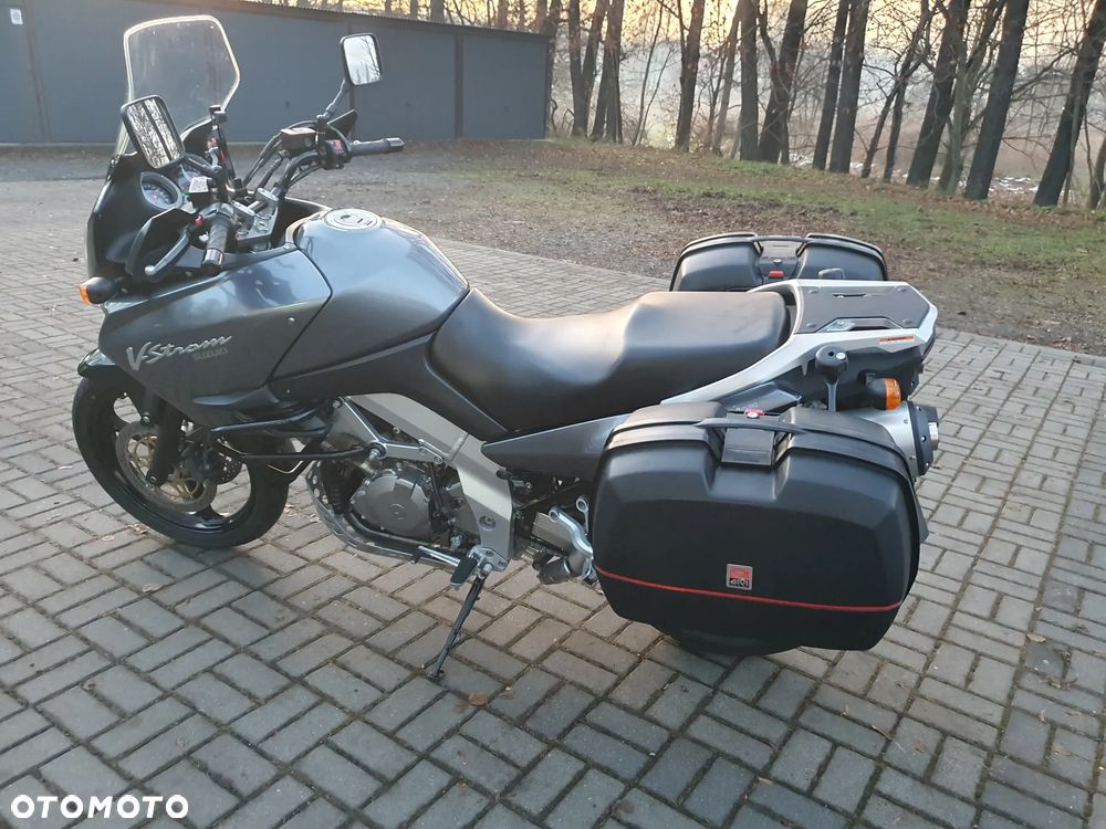 Suzuki V-STROM - 30