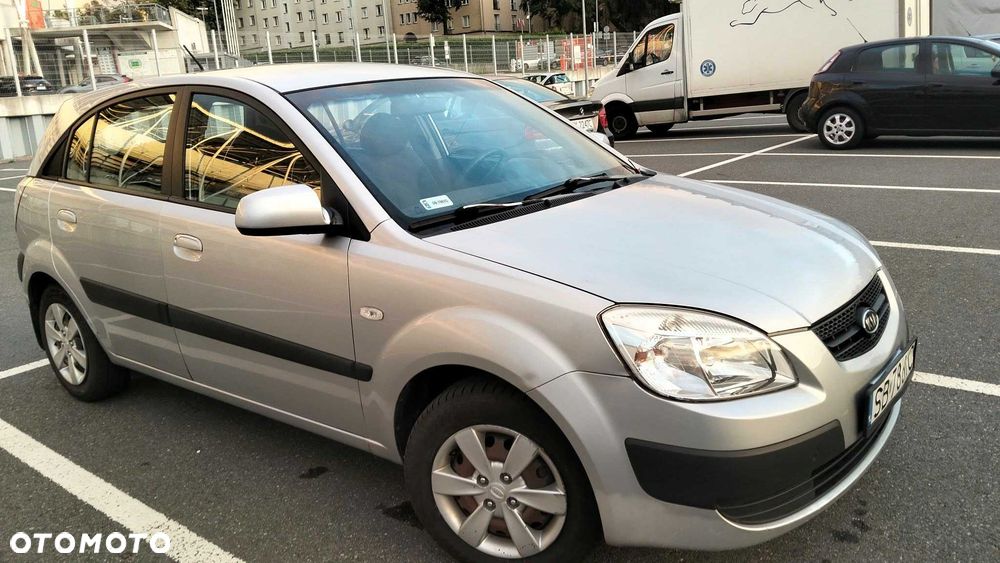 Kia Rio - 11