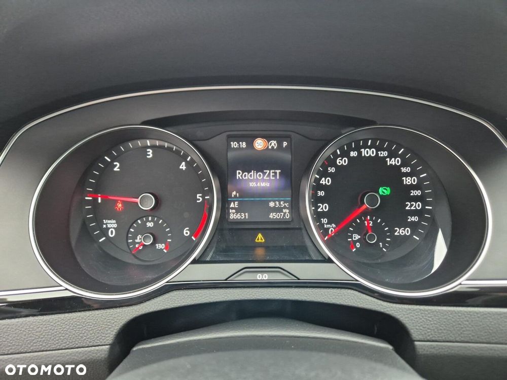 Volkswagen Passat - 14