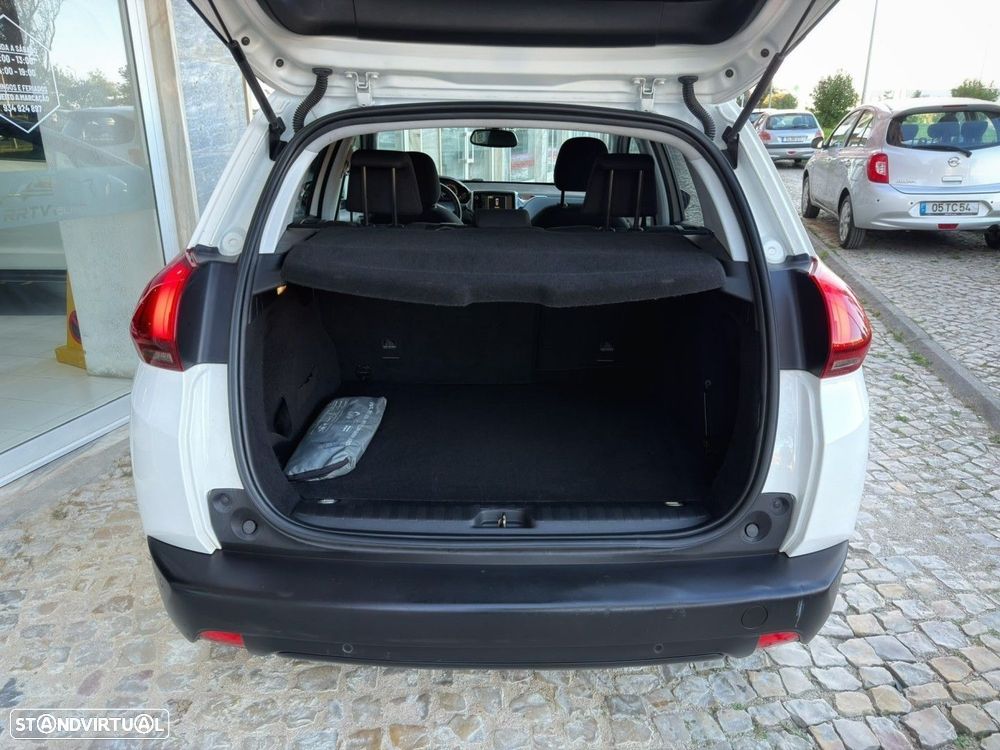 Peugeot 2008 1.2 PureTech Allure - 24