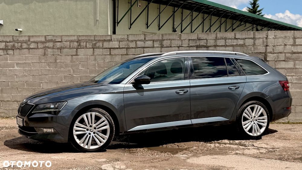 Skoda Superb 2.0 TDI Premium Edition - 12