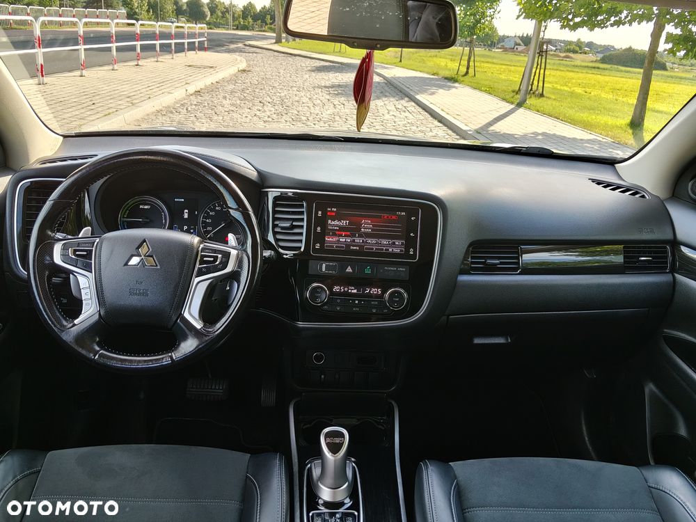 Mitsubishi Outlander 2.0 4WD - 18