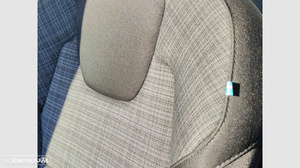 Volvo XC 60 2.0 T6 PHEV Core AWD - 21