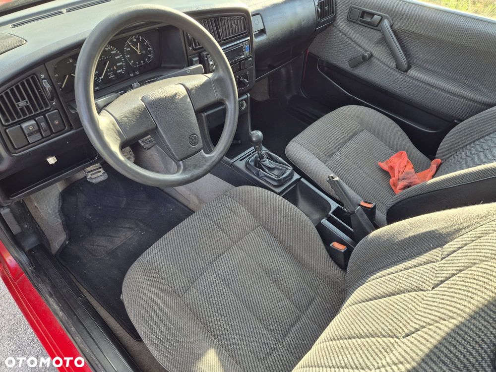 Volkswagen Passat 1.8 CL - 7