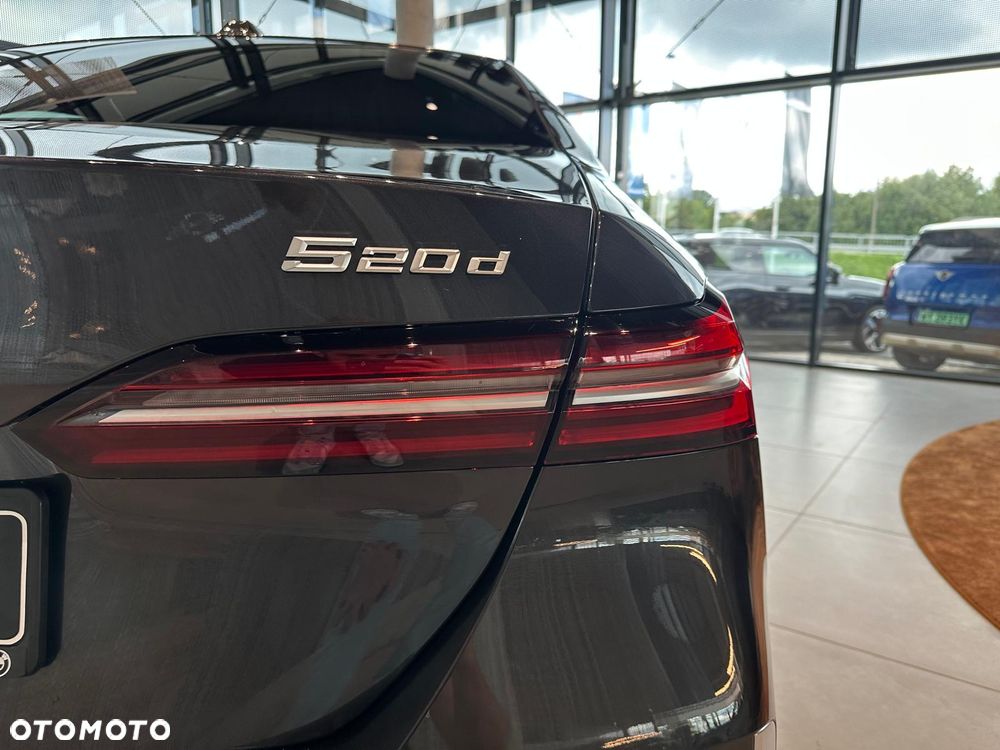 BMW Seria 5 520d mHEV - 8