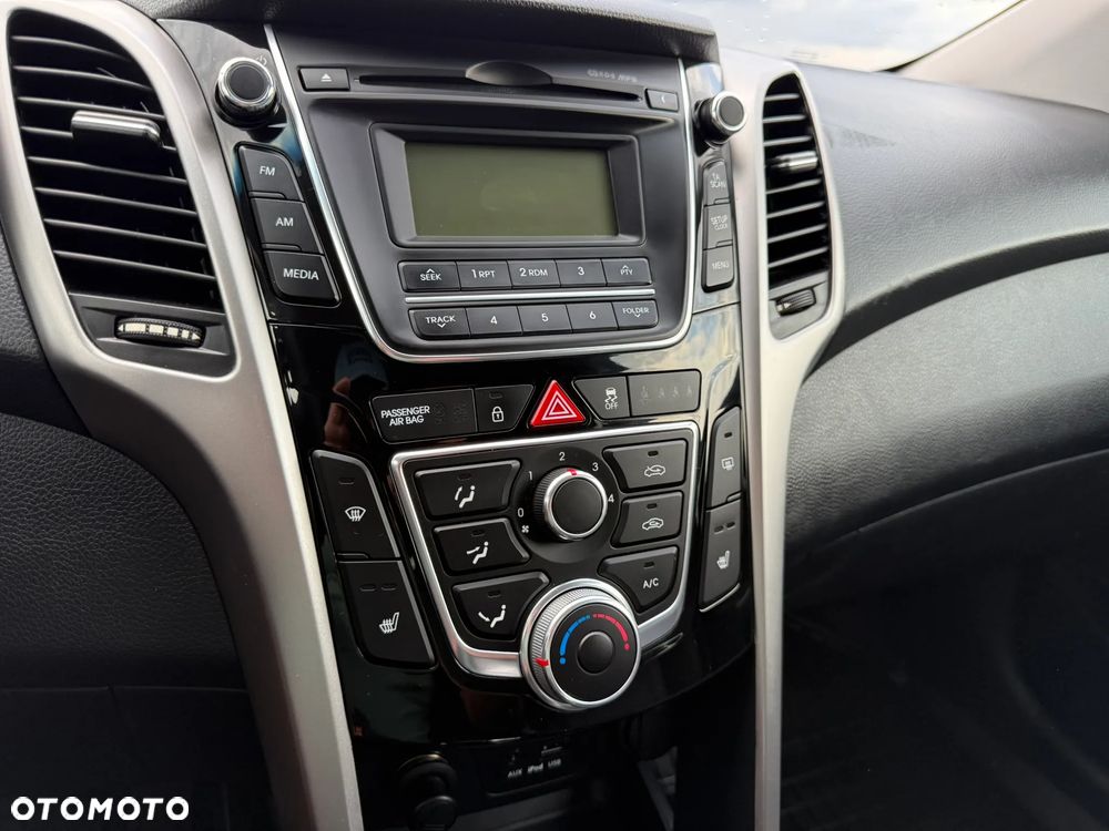 Hyundai i30 1.6 Premium - 17