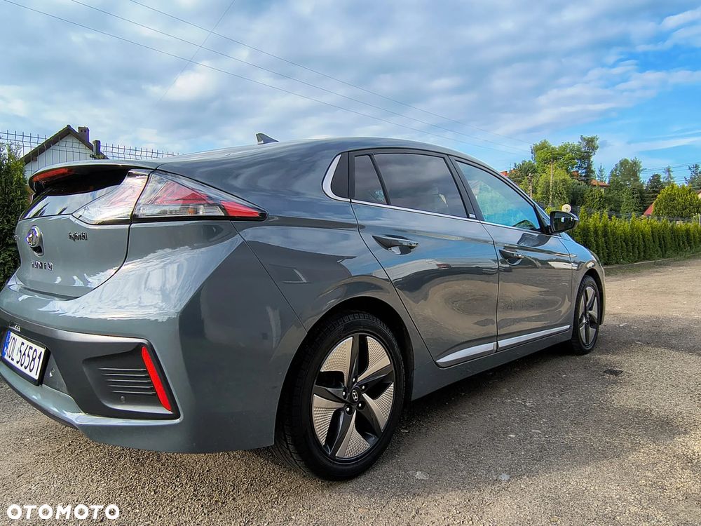 Hyundai IONIQ Hybrid Platinum - 3