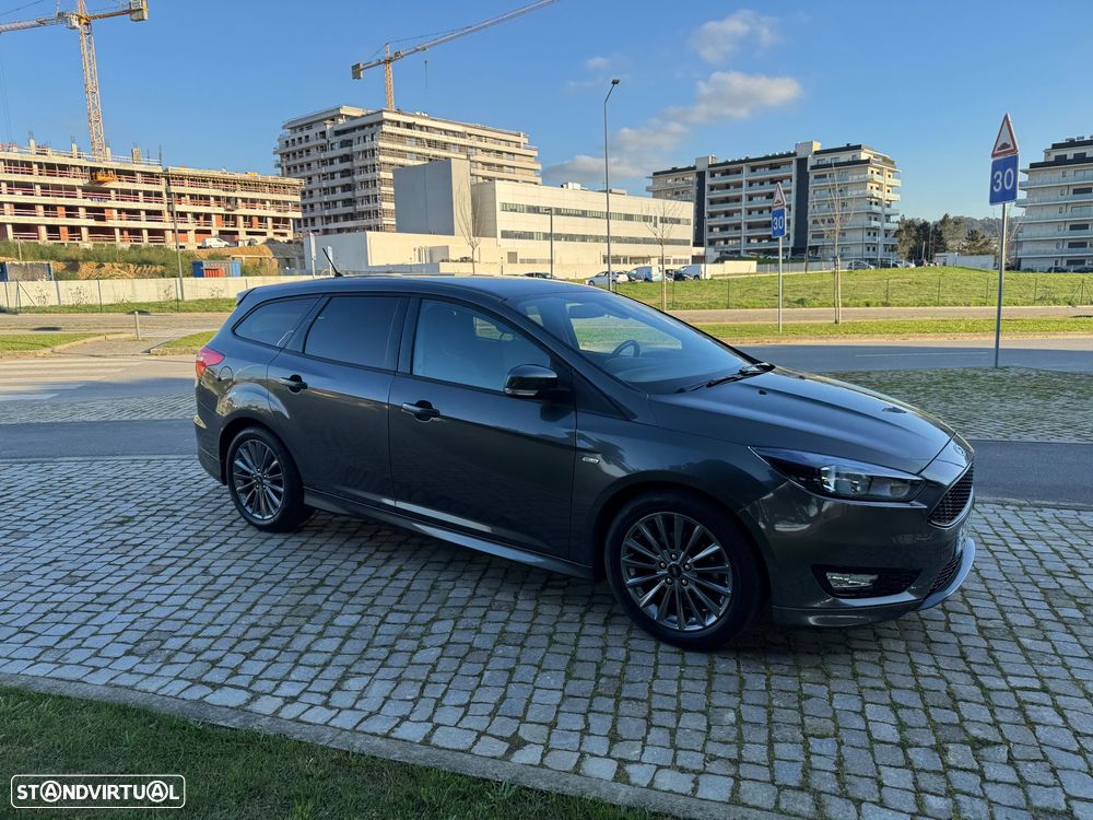 Ford Focus SW 1.5 TDCi EcoBlue ST-Line - 2
