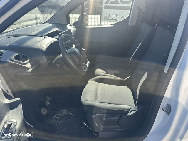 Toyota PROACE CITY LONGA CX.6 V. - 12