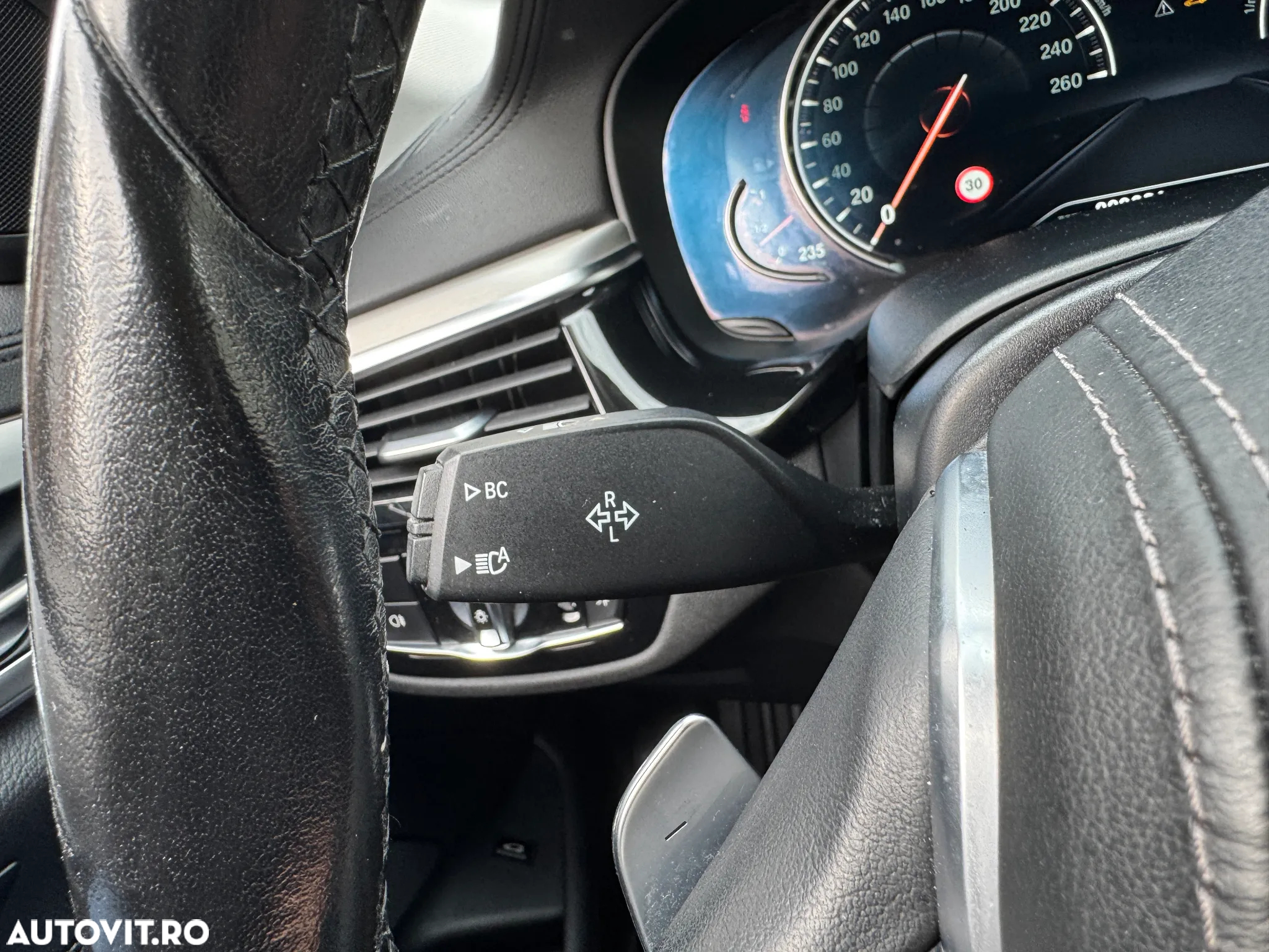 BMW Seria 5 530d xDrive AT - 25