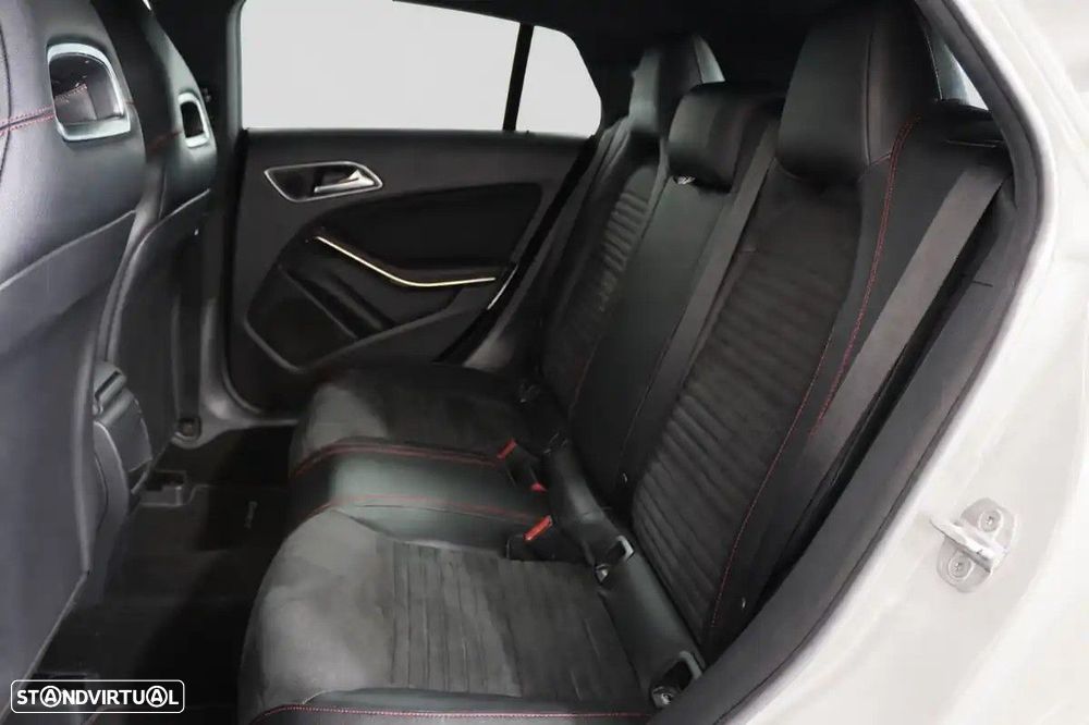Mercedes-Benz CLA 200 CDI AMG Line - 13