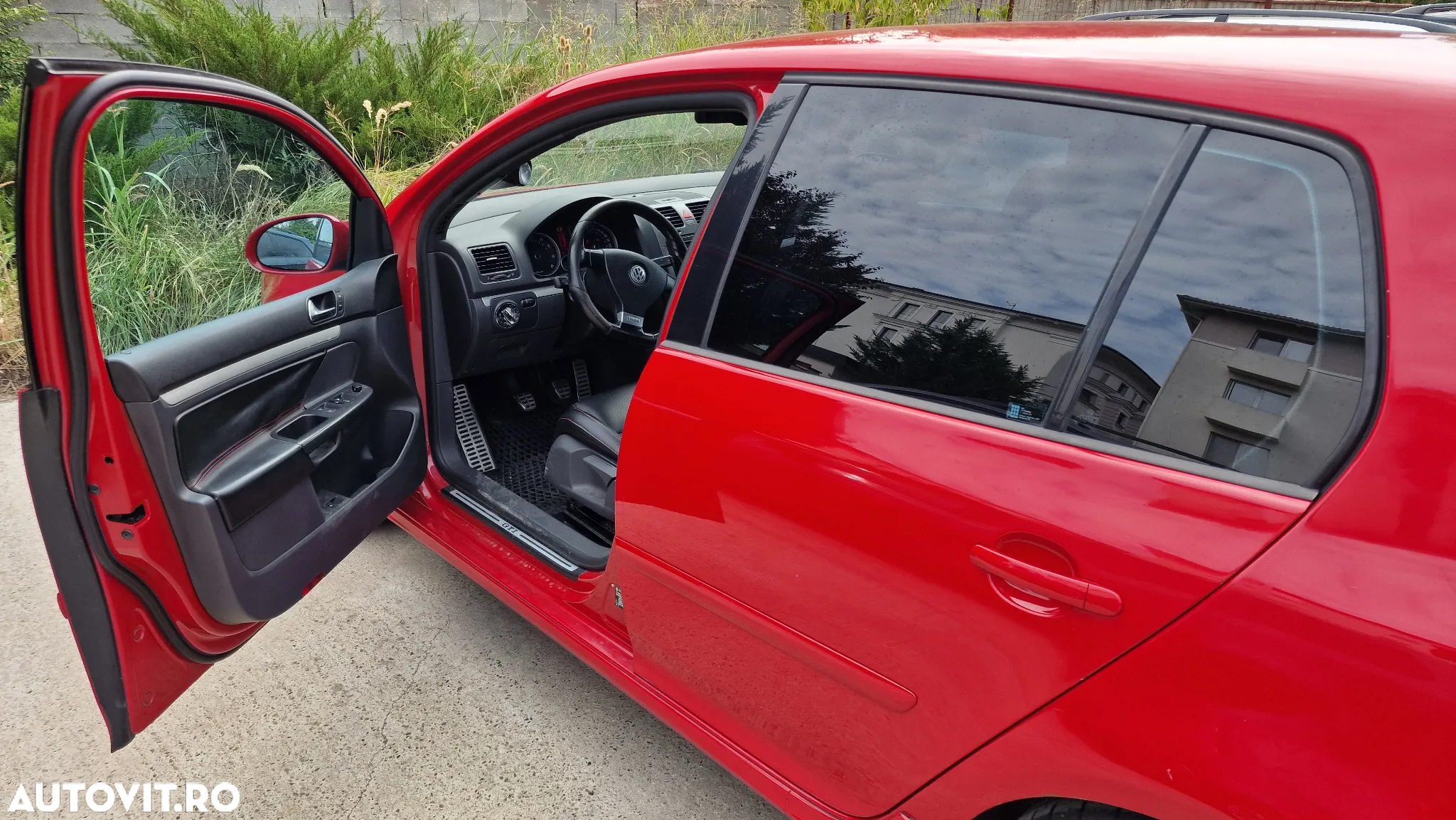 Volkswagen Golf 2.0 FSI GTI - 11