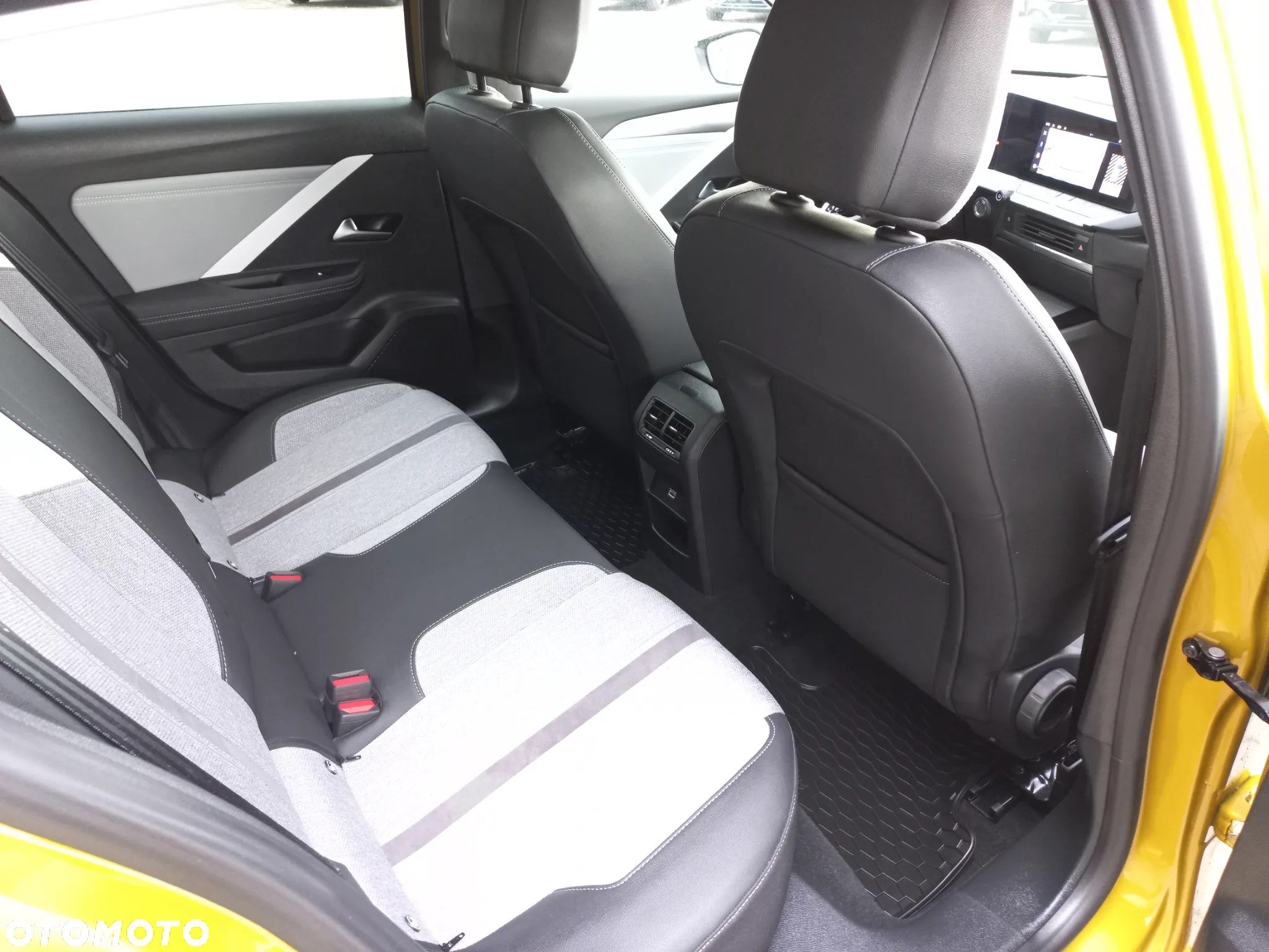 Opel Astra VI 1.2 T Elegance S&S - 13