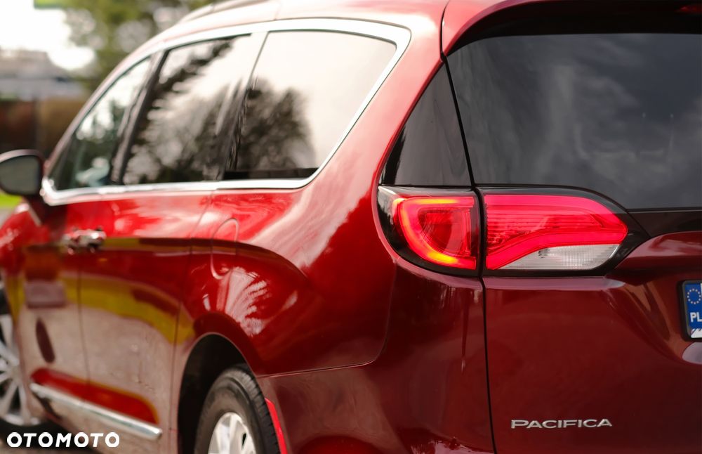 Chrysler Pacifica - 8