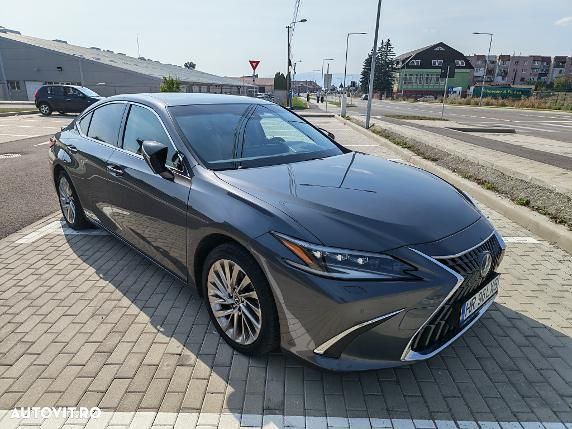 Lexus Seria ES 300h 2.5 TNGA HV 25H- 4X2 CVT Luxury Tech - 4