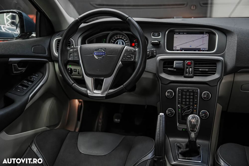 Volvo V40 D2 ECO Basic - 10