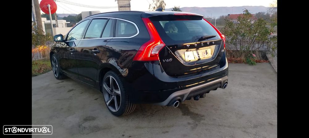 Volvo V60 2.0 D3 R-Design Momentum - 14