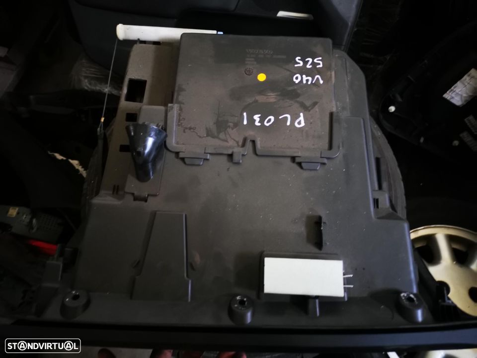 VOLVO V40 525 PORTA LUVAS - PL031 - 4