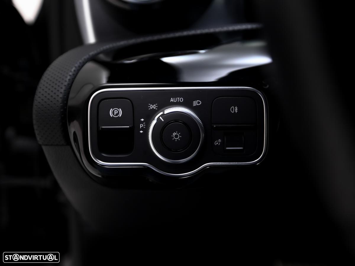 Mercedes-Benz A 250 e 8G-DCT AMG Line - 21