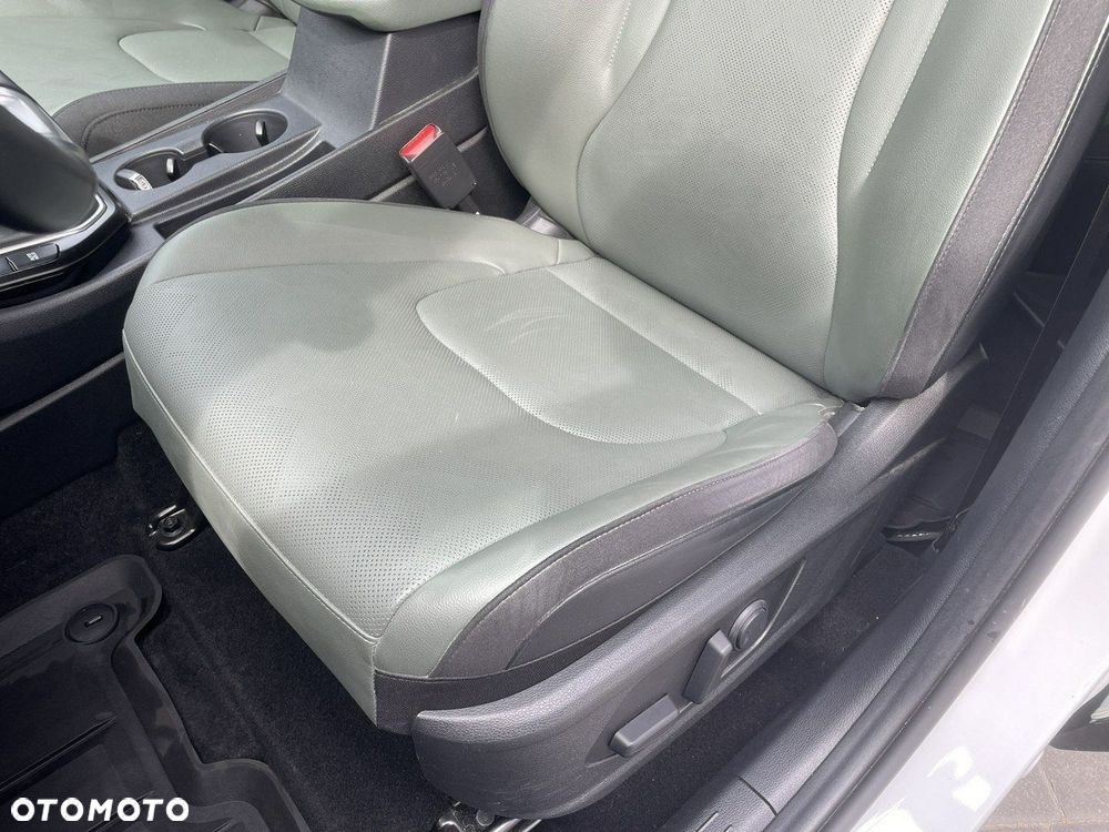 Kia Sportage - 12
