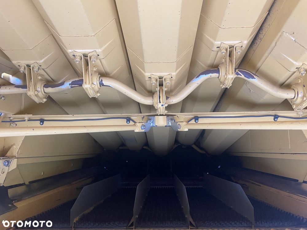 New Holland TX 32 - 9