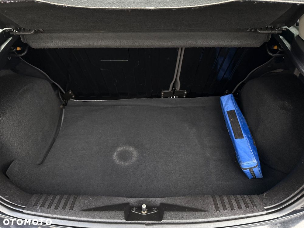 Ford Fiesta 1.3 Trend - 36