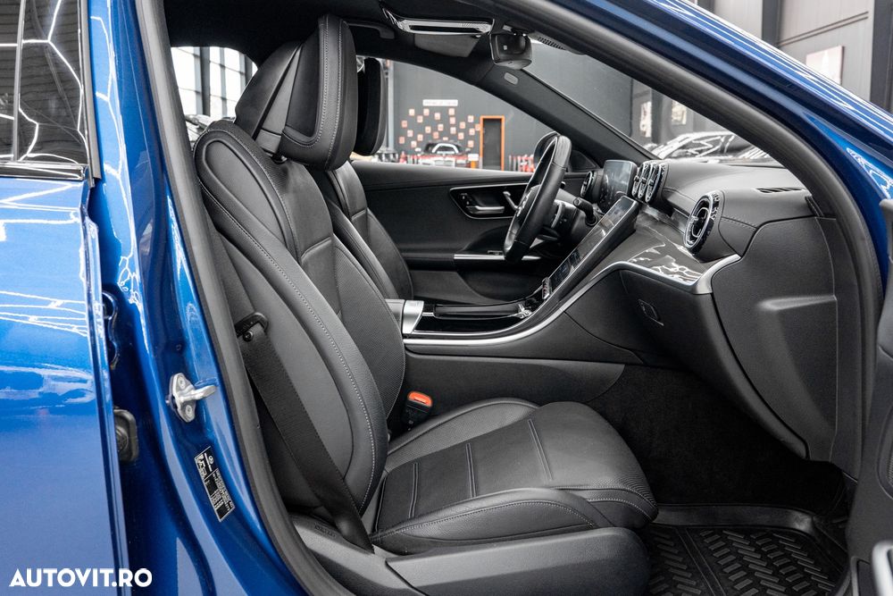 Mercedes-Benz C 300 4Matic 9G-TRONIC AMG Line - 11