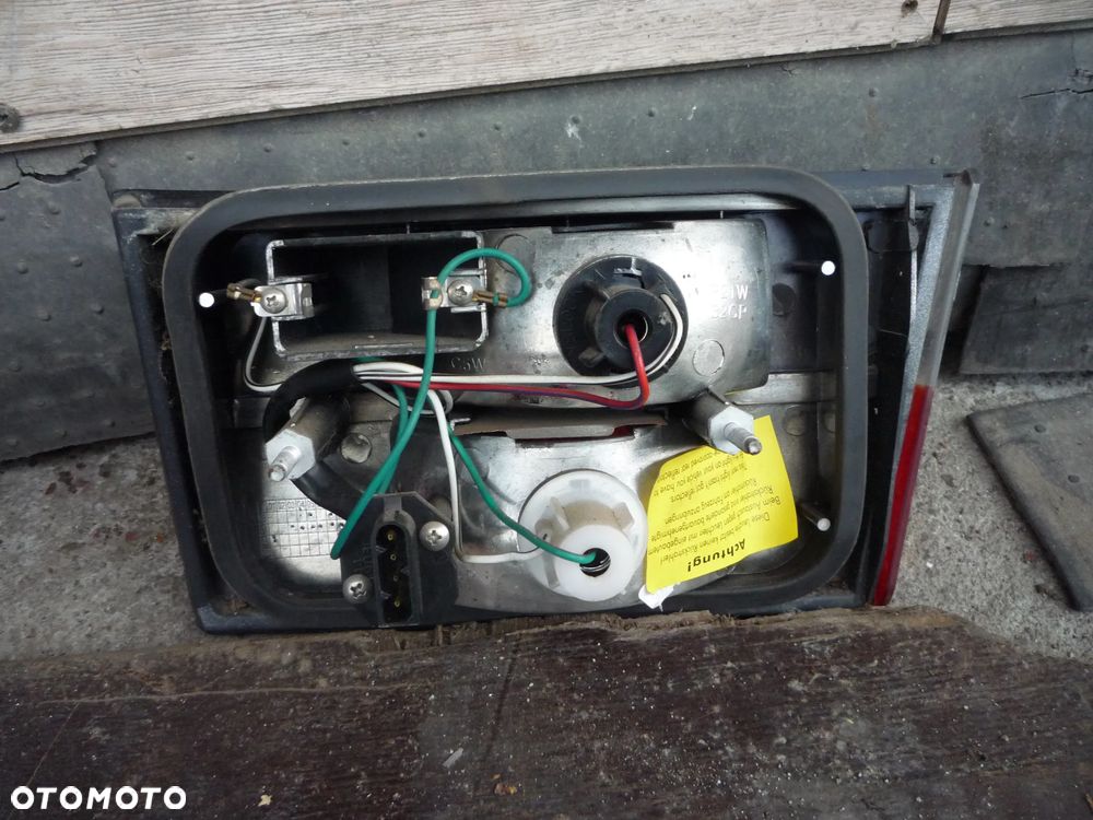 BMW E34 SEDAN LAMPA KLAPY LEWA TYLNA - 2