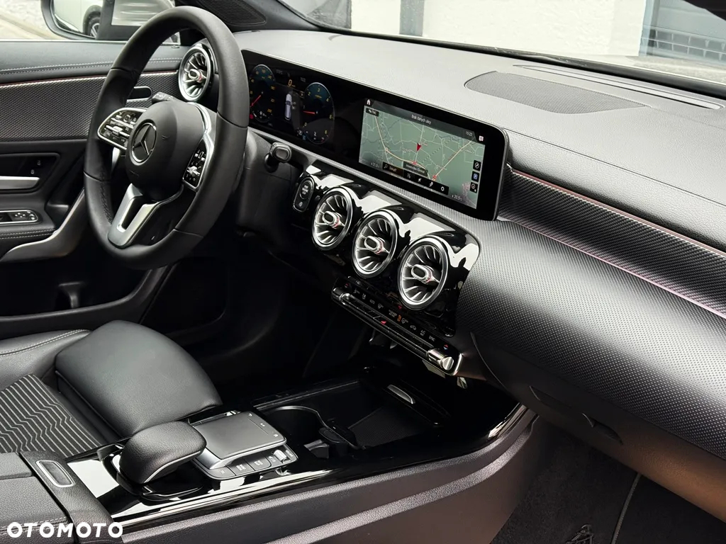 Mercedes-Benz CLA 200 d Shooting Brake 8G-DCT Progressive - 34