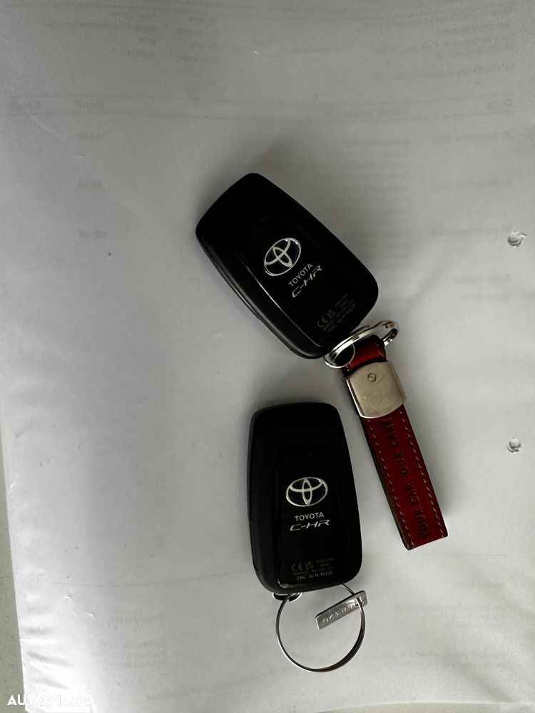 Toyota C-HR 2.0 HEV 197 CP 4x2 CVT Dynamic - 12