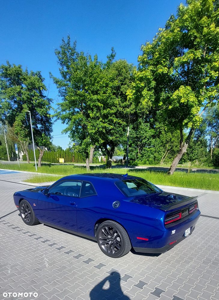 Dodge Challenger - 5
