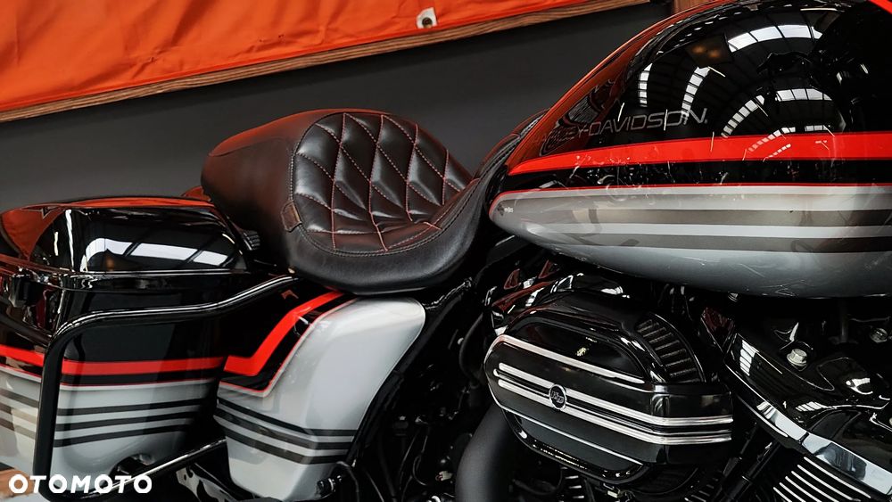Harley-Davidson Touring Street Glide - 19