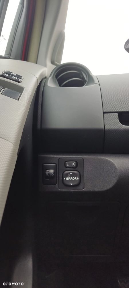 Toyota Yaris 1.33 VVT-i Life - 17