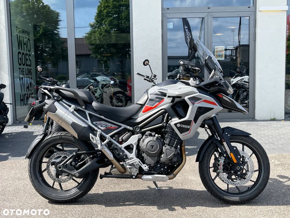 Triumph Tiger - 1