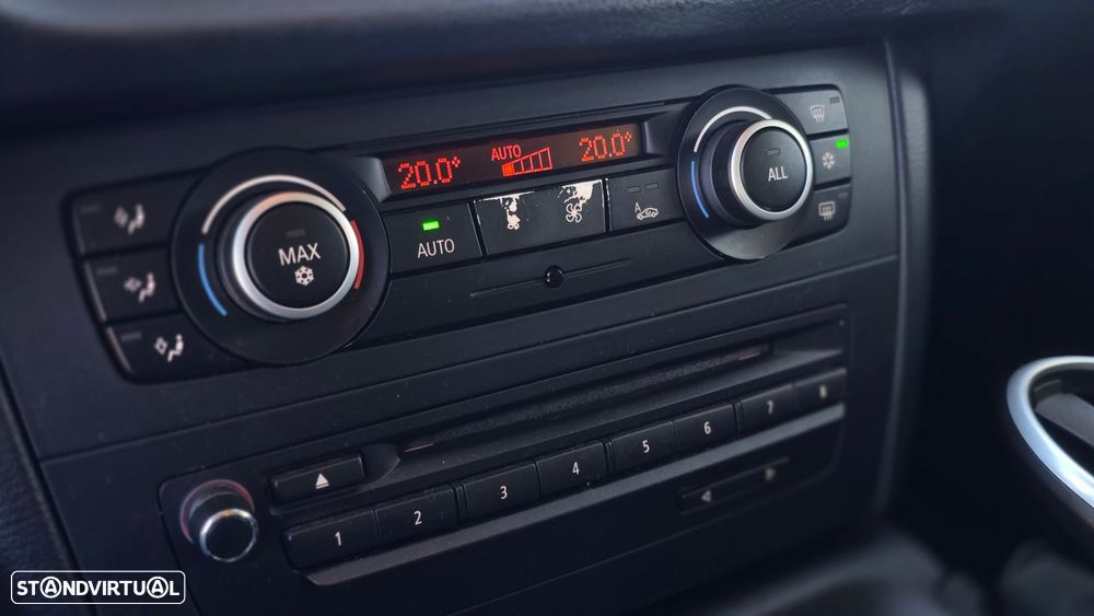 BMW X1 18 d xDrive - 15