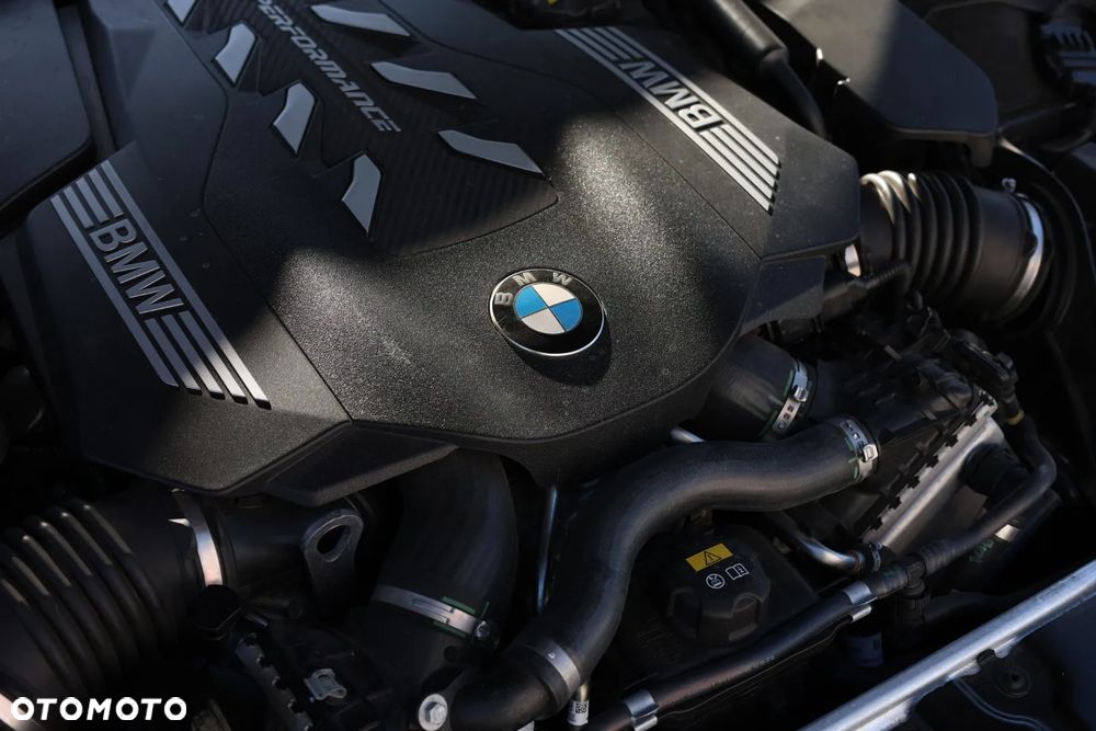 BMW Seria 8 - 19