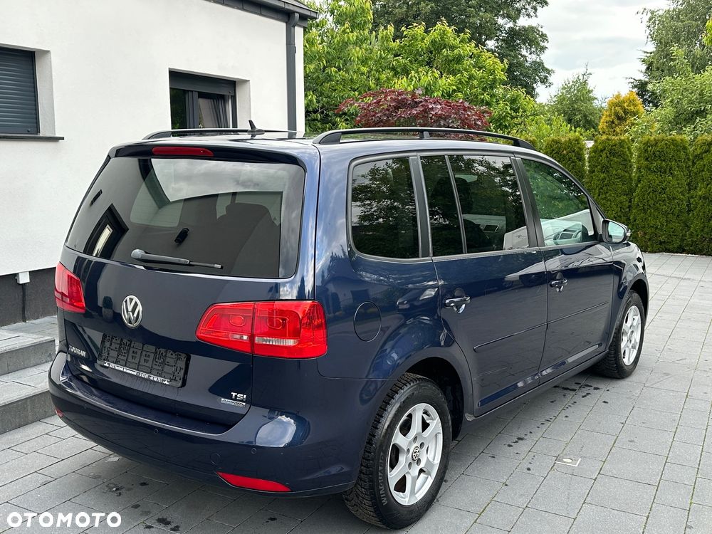 Volkswagen Touran - 4