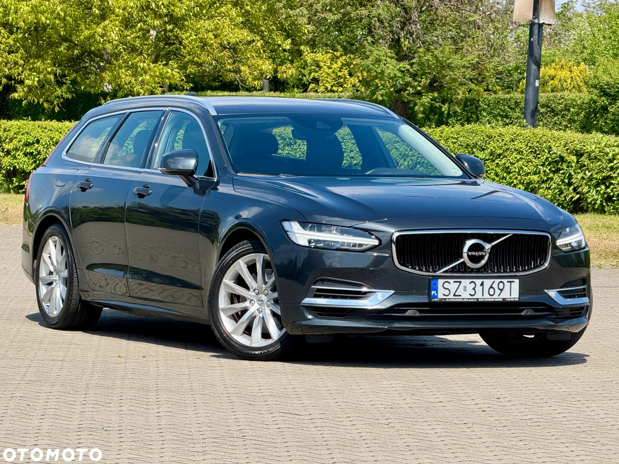 Volvo V90 T8 AWD Plug-In Hybrid Momentum Pro - 13