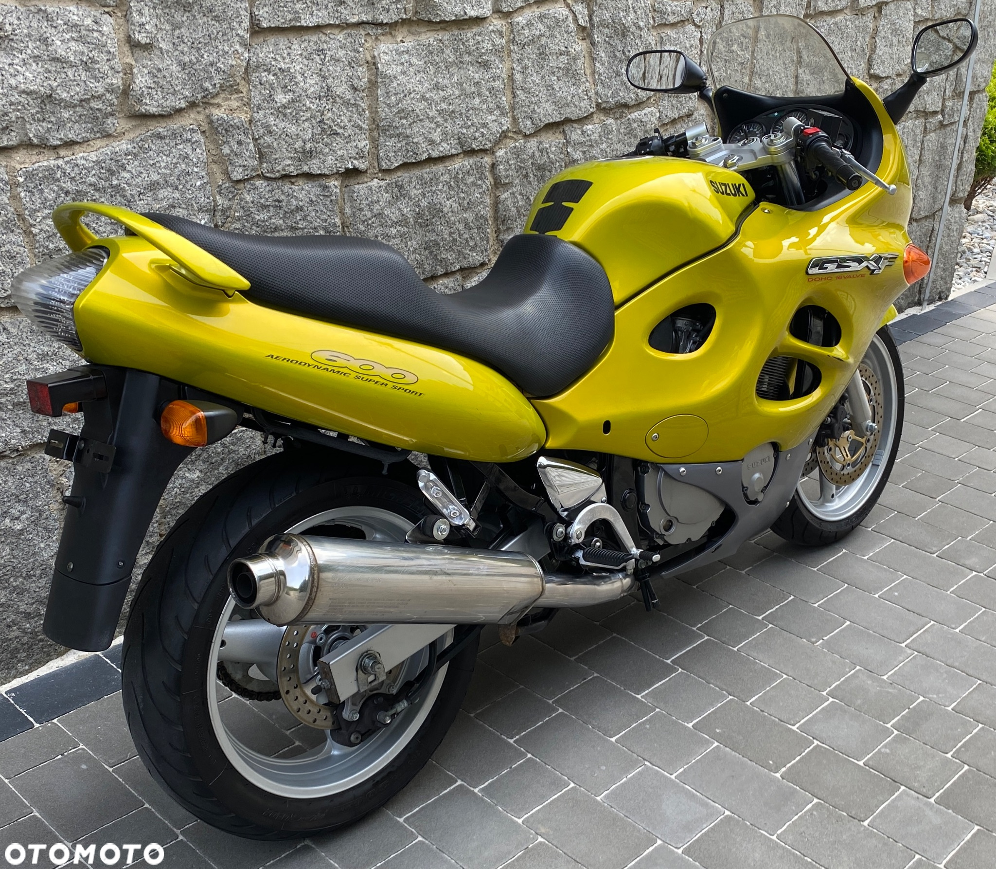 Suzuki GSX - 3