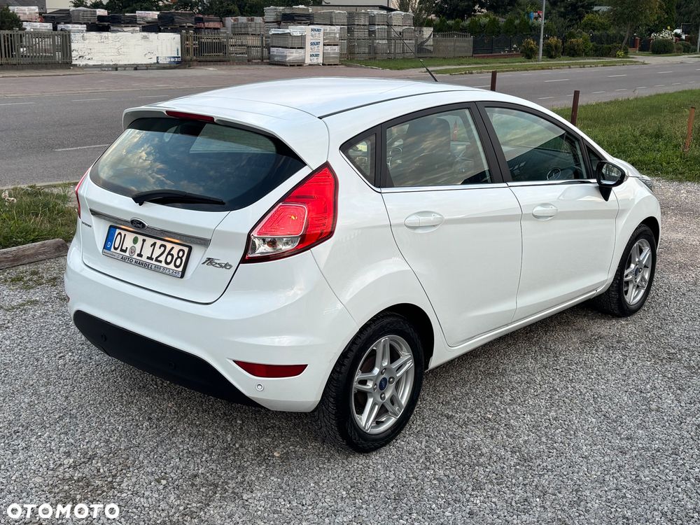 Ford Fiesta - 24