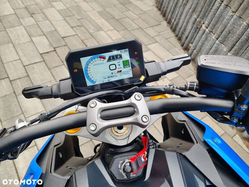 Suzuki GSX 1000 - 11