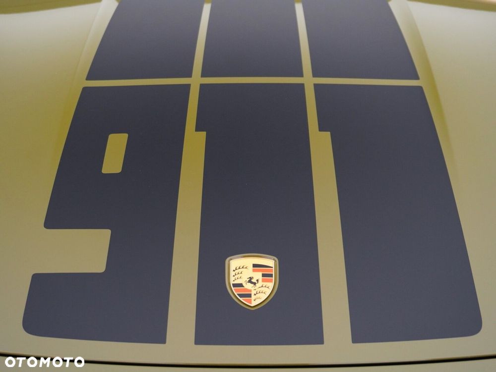 Porsche 911 Carrera T-Hybrid Spirit 70 - 9