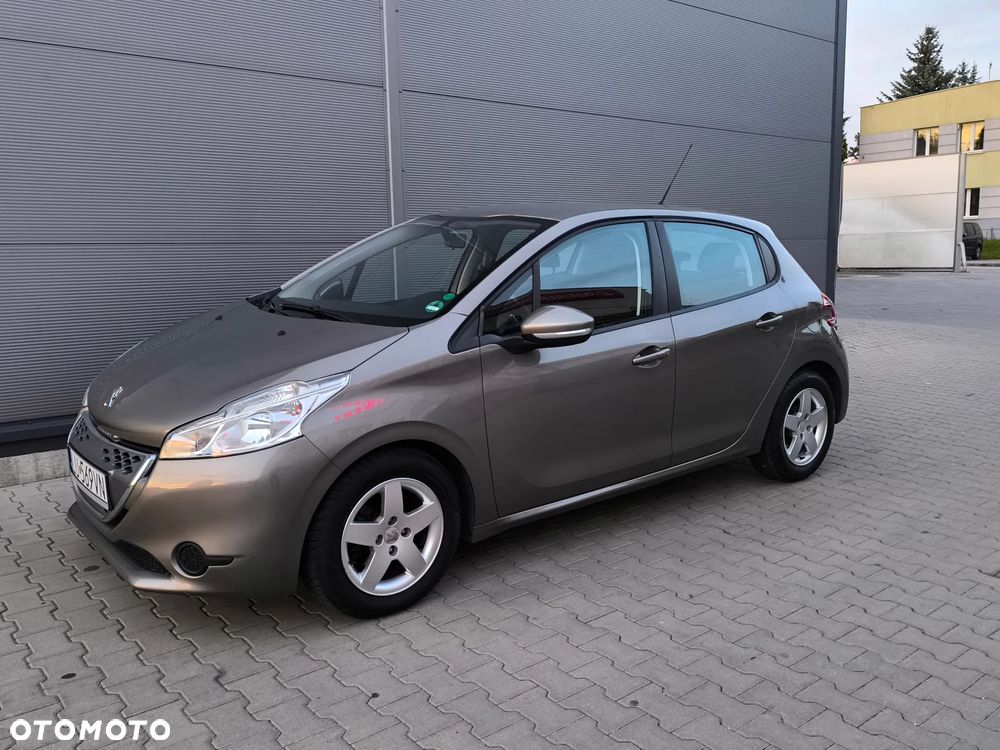 Peugeot 208 - 2