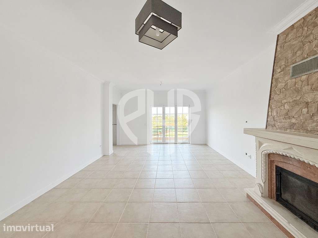 Moradia T4 com piscina e terreno de 900m2 - Quinta da Serralheira -... - Grande imagem: 4/60