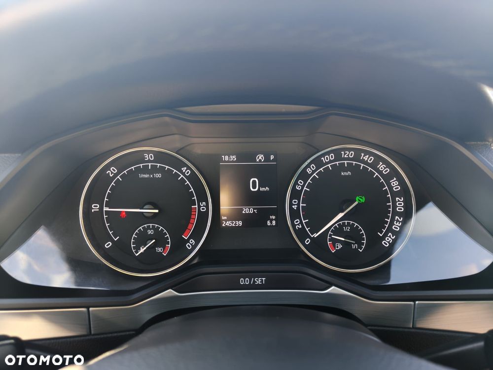 Skoda Superb 2.0 TDI Ambition DSG - 6