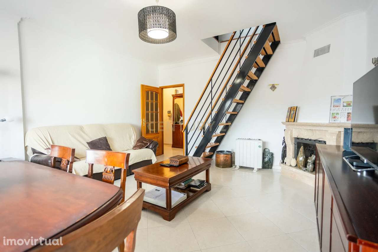 Apartamento T3+1 duplex em Casal de Cambra - Grande imagem: 3/44